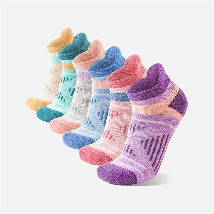 Tất cổ ngắn thể thao nữ